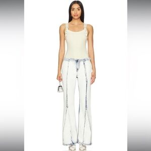 h:ours Calista Pant in Lt Tinted Bleach Light Wash Frayed Button Flare Jeans 24